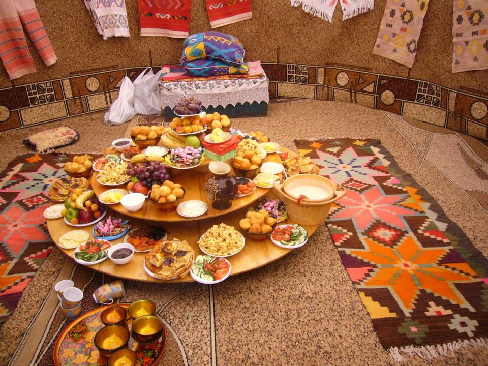 Қытайда қазақтың ұлттық өнімдер жәрменкесі өтіп жатыр Қытайда қазақтың ұлттық өнімдер жәрменкесі өтіп жатыр